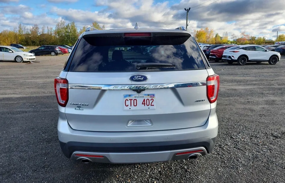 Ford Explorer 2017 photo 3