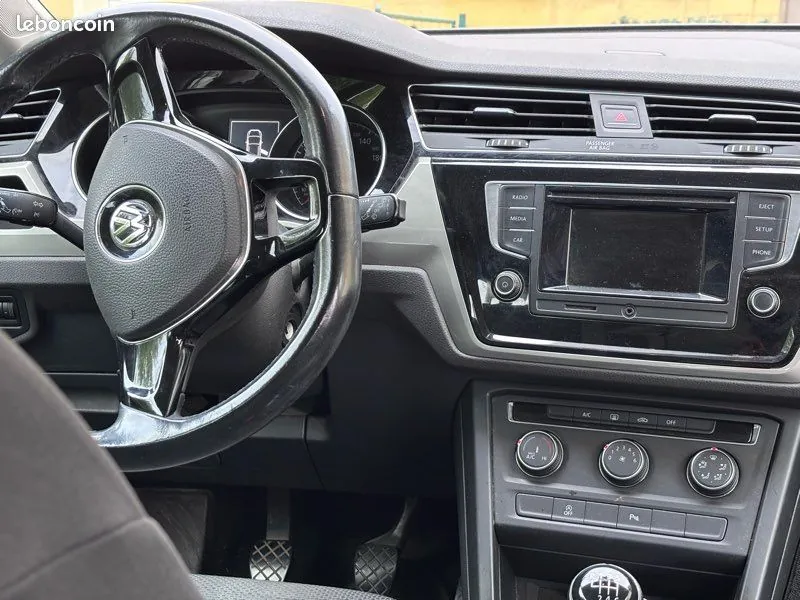 Volkswagen Touran 2016 photo 3
