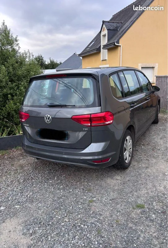 Volkswagen Touran 2016 photo 2
