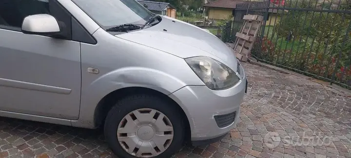 Ford Fiesta 2007 photo 4