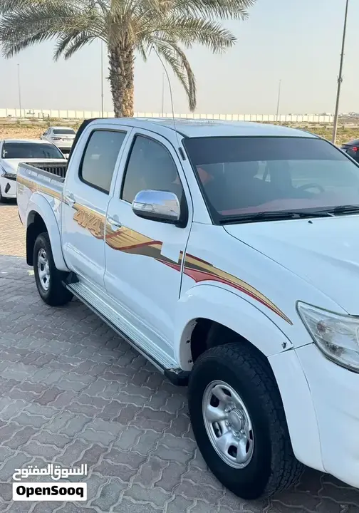 Toyota Hilux 2014 photo 2