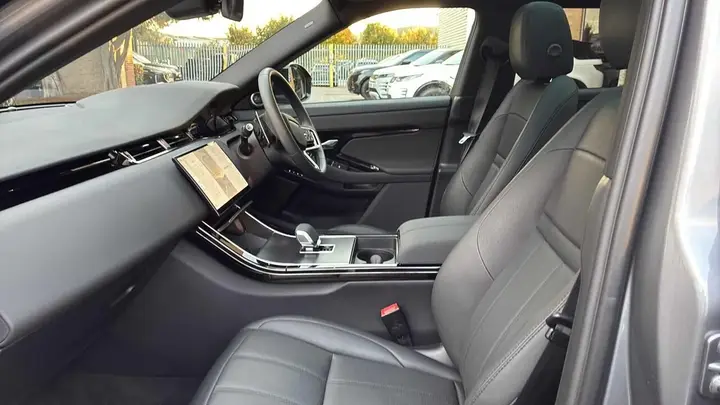 Land Rover Range Rover Evoque 2026 photo 3