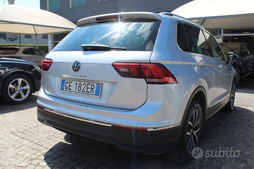 Volkswagen Tiguan 2021 photo 2