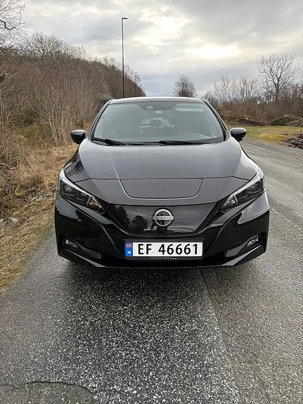 Nissan Leaf 2023 photo 2