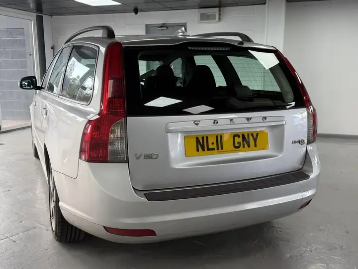 Volvo V50 2011 photo 4