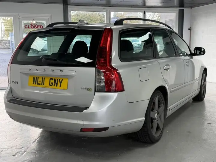 Volvo V50 2011 photo 5