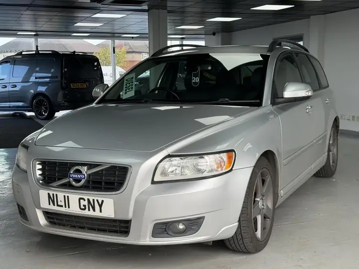 Volvo V50 2011 photo 2