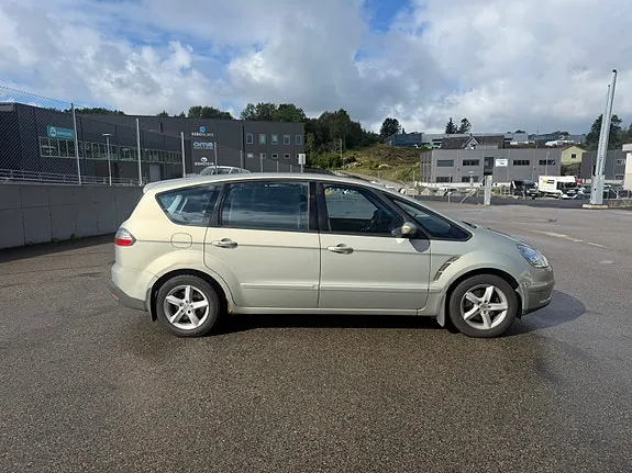 Ford S-Max 2009 photo 2