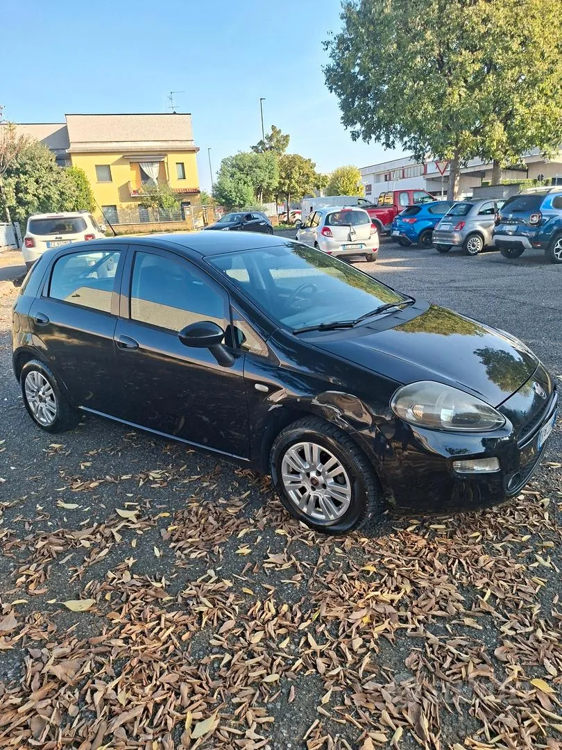 Fiat Grande Punto 2013 photo 2
