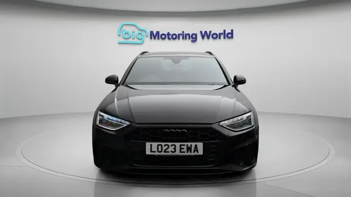 Audi A4 Avant 2023 photo 3