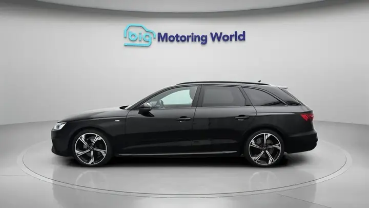 Audi A4 Avant 2023 photo 5