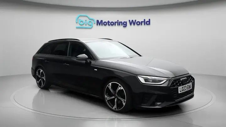 Audi A4 Avant 2023 photo 2