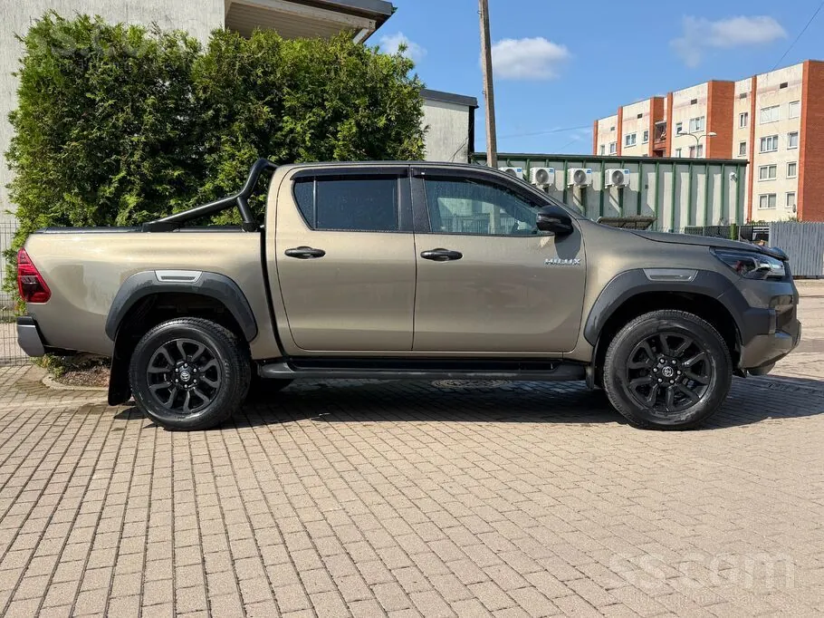 Toyota Hilux 2021 photo 2