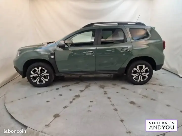 Dacia Duster 2023 photo 2