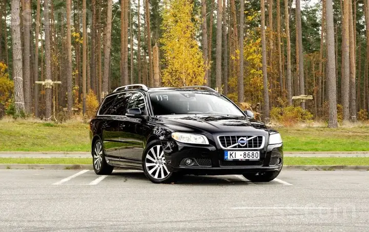 Volvo V70 2013 photo 2