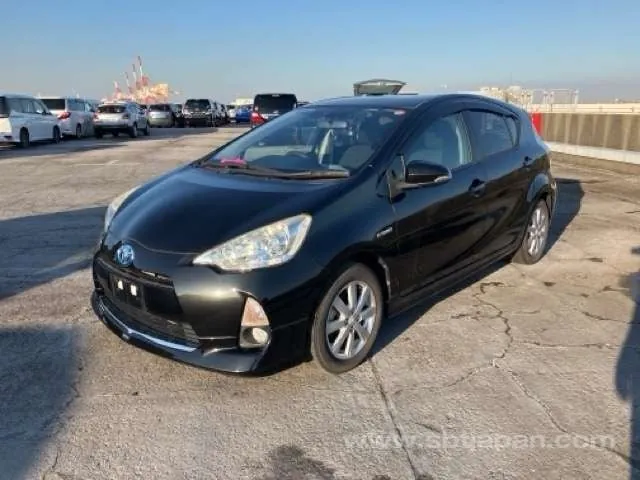 Toyota Aqua 2014 photo 2
