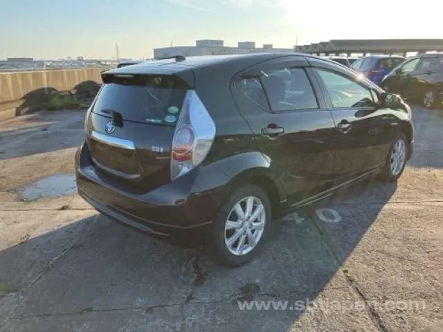 Toyota Aqua 2014 photo 4