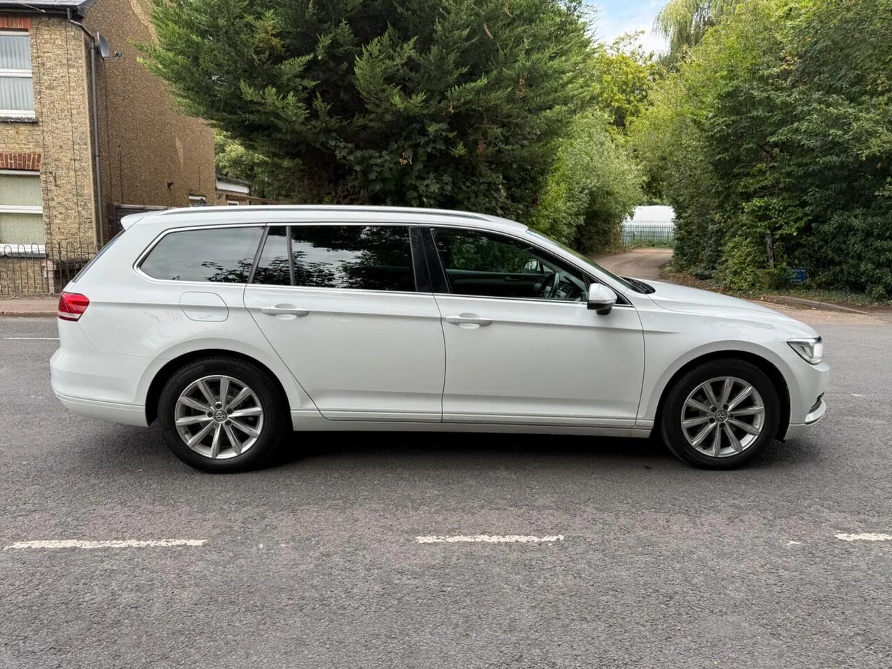 Volkswagen Passat 2018 photo 3
