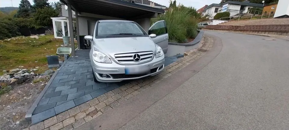 Mercedes-Benz B200