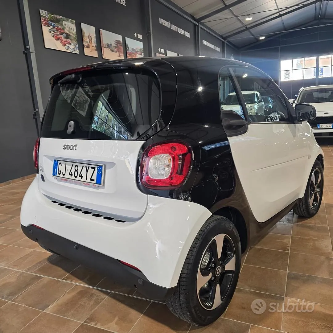 Smart Eq Fortwo 2022 photo 3