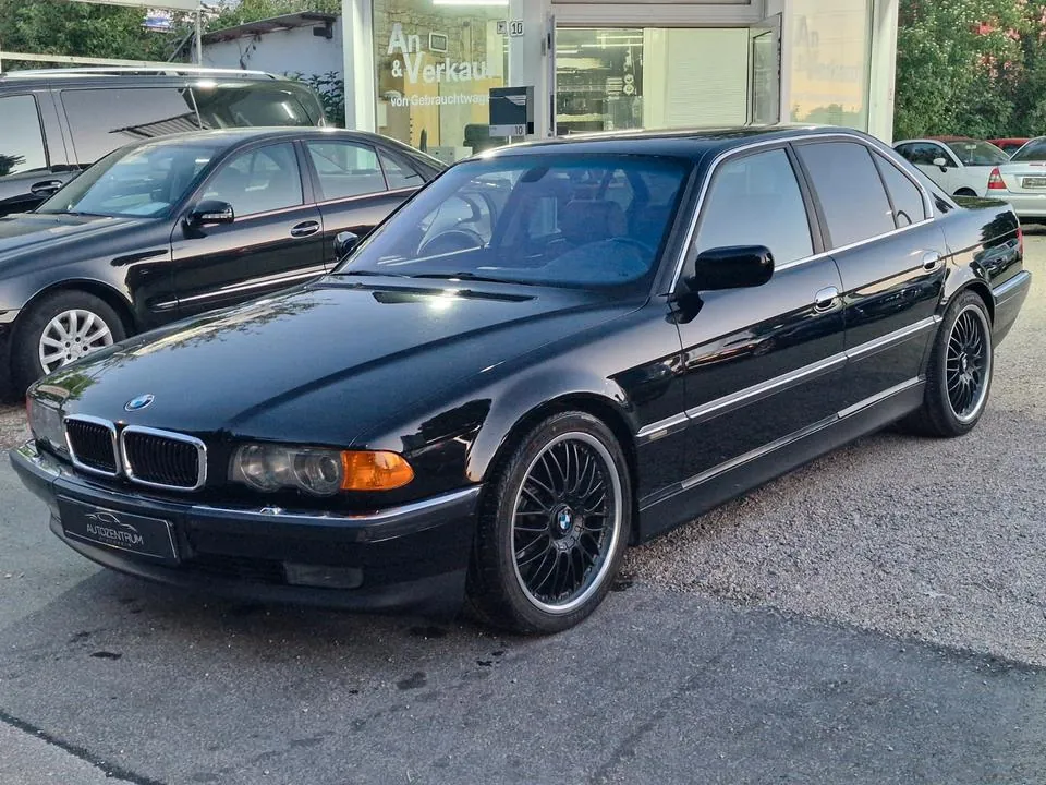 BMW 735I