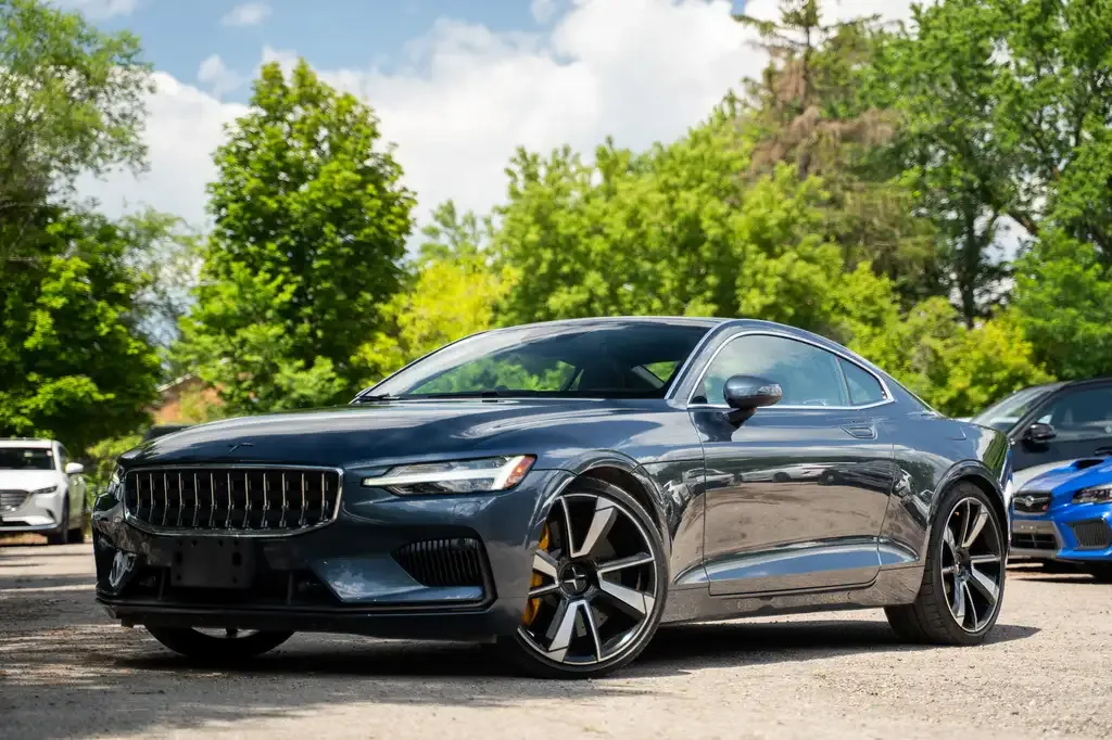 Polestar 1 2021 photo 2