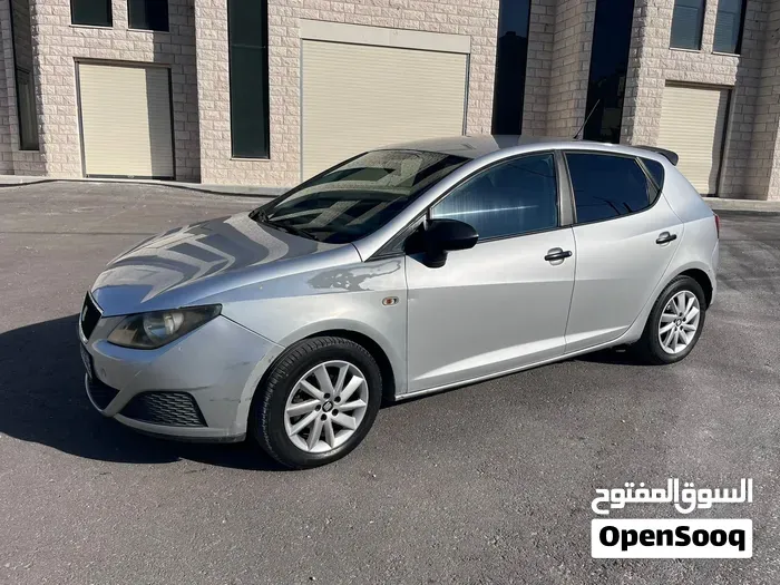 Seat Ibiza 2011 photo 3