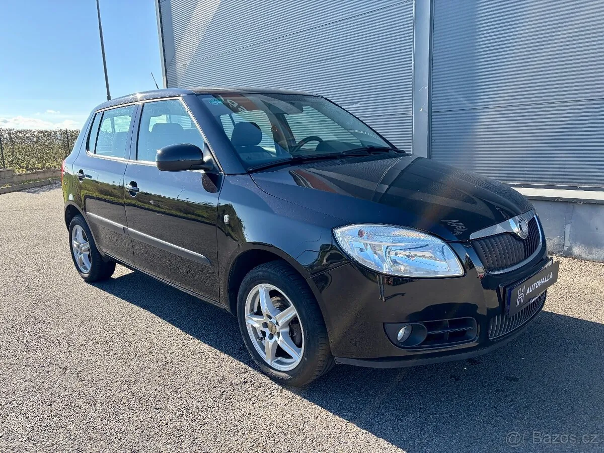 Skoda Fabia 2009 photo 4