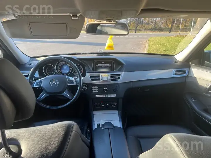 Mercedes-Benz E220 2015 photo 5