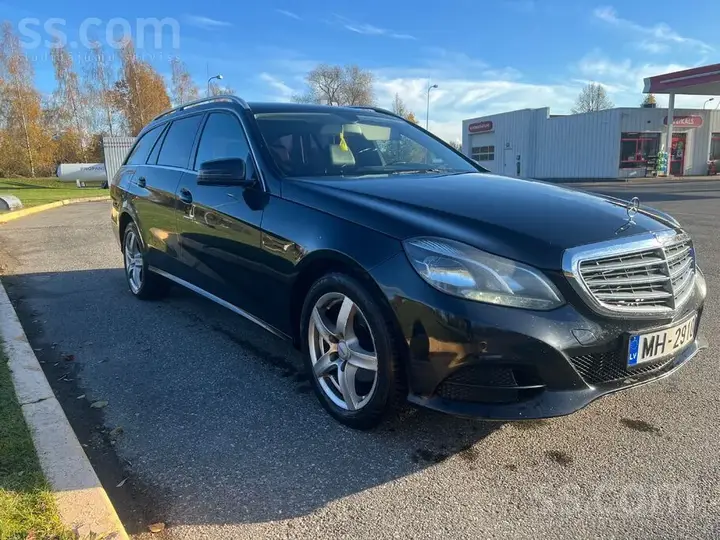 Mercedes-Benz E220 2015 photo 4