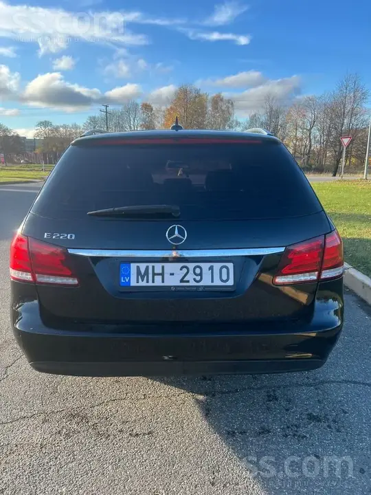 Mercedes-Benz E220 2015 photo 2