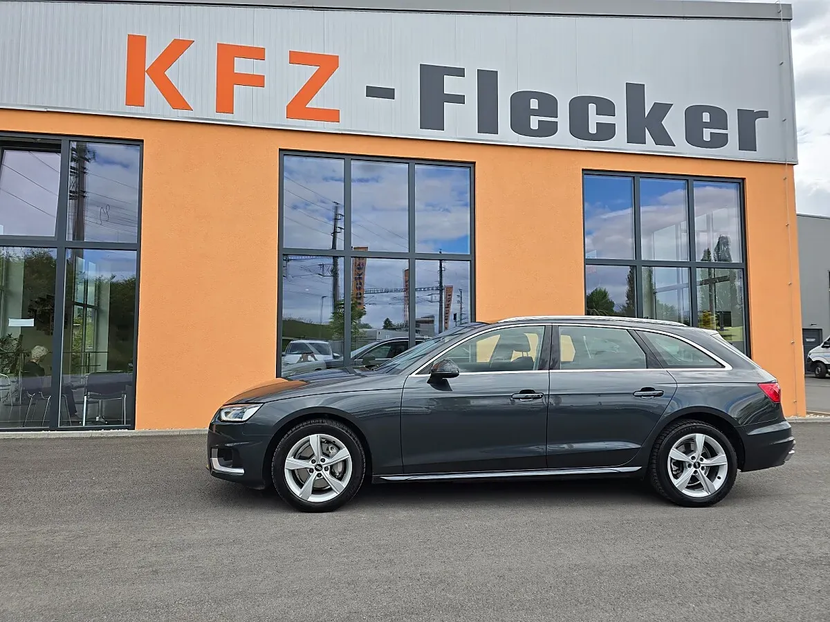 Audi A4 2021 photo 2