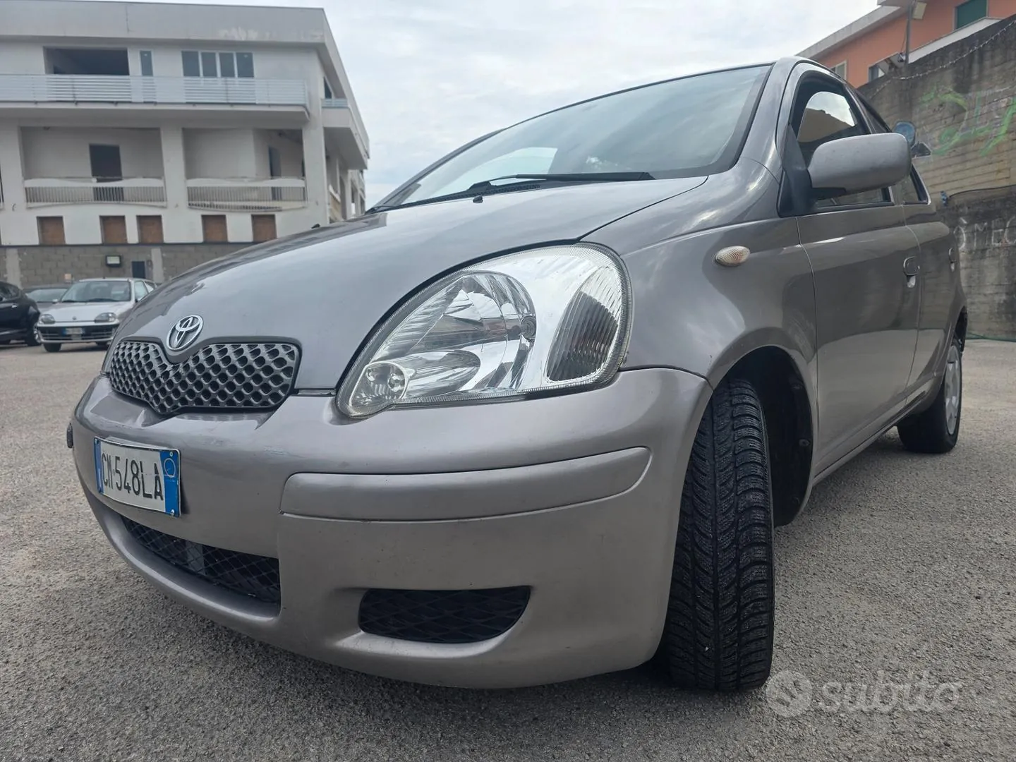 Toyota Yaris 2006 photo 2