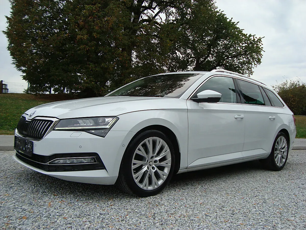 Skoda Superb 2021 photo 3