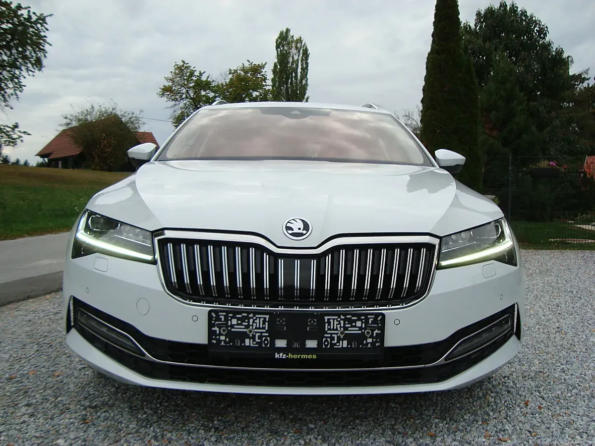Skoda Superb 2021 photo 2
