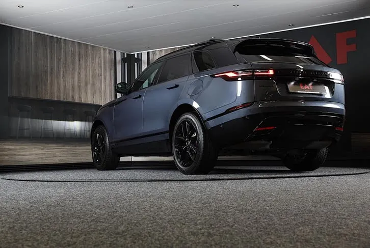 Land Rover Range Rover Velar 2025 photo 3