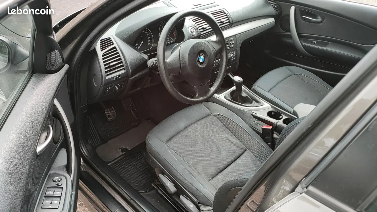 BMW 1 Series 2009 photo 3
