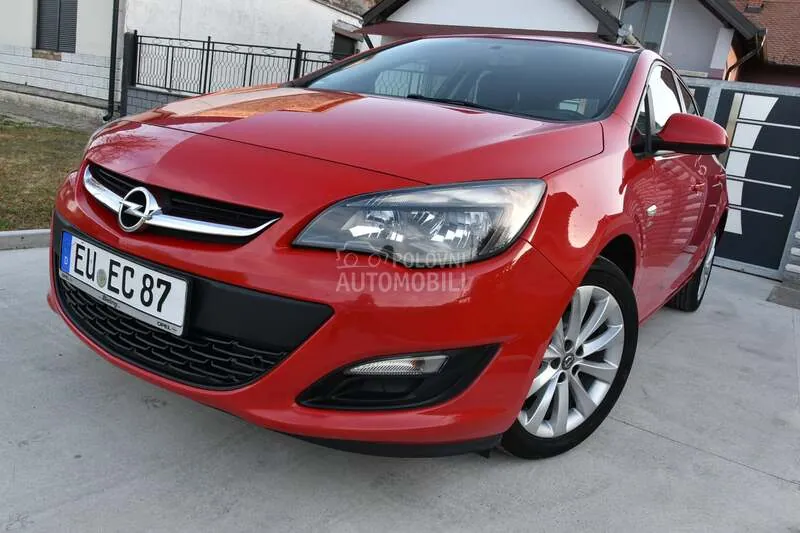 Opel Astra J 2013 photo 3