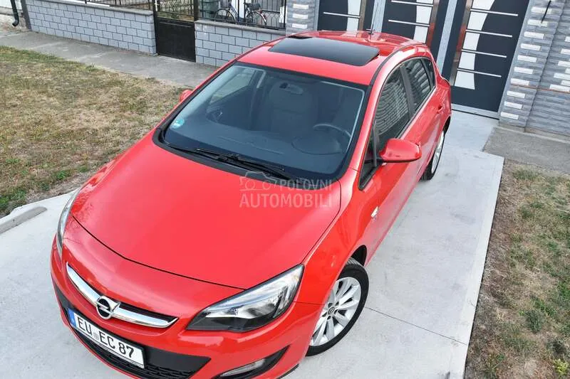 Opel Astra J 2013 photo 4