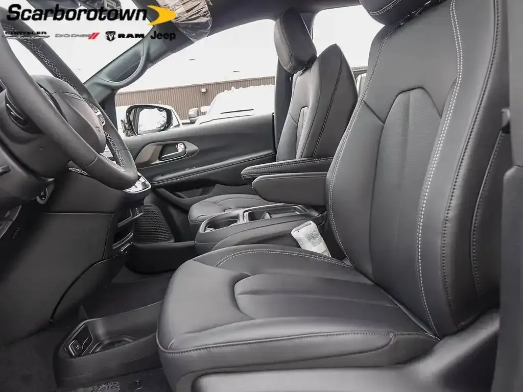 Chrysler Grand Caravan 2027 photo 3