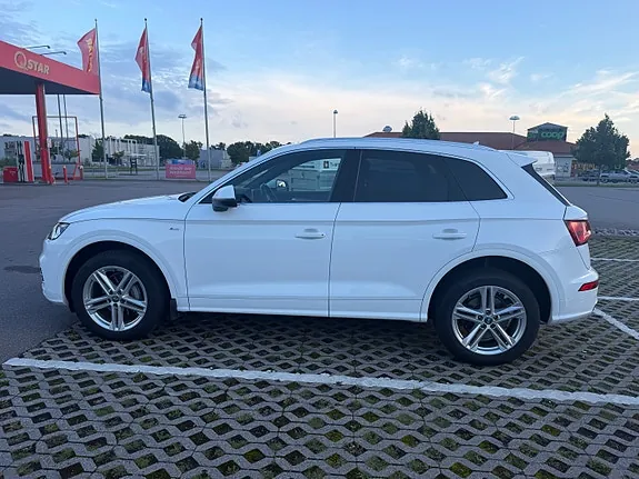 Audi Q5 2017 photo 2