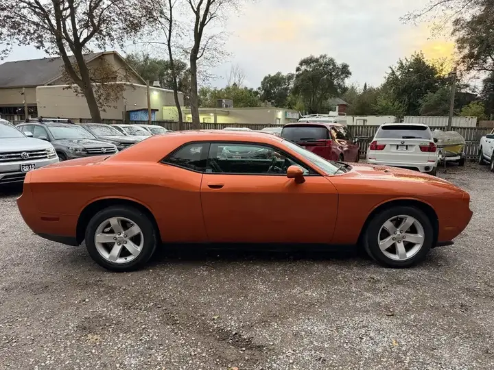Dodge Challenger 2011 photo 3