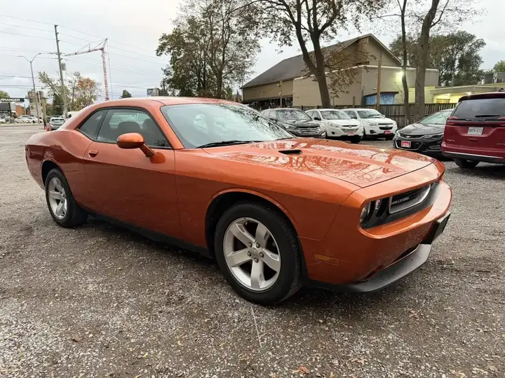 Dodge Challenger 2011 photo 4