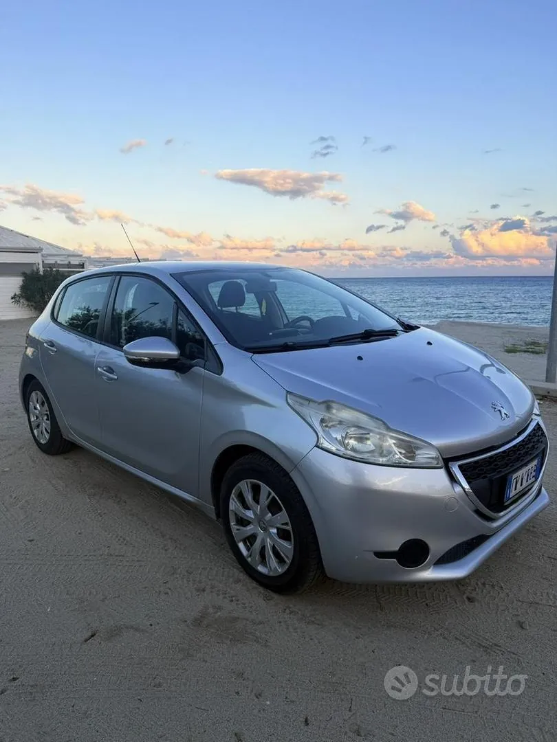 Peugeot 208 2013 photo 5