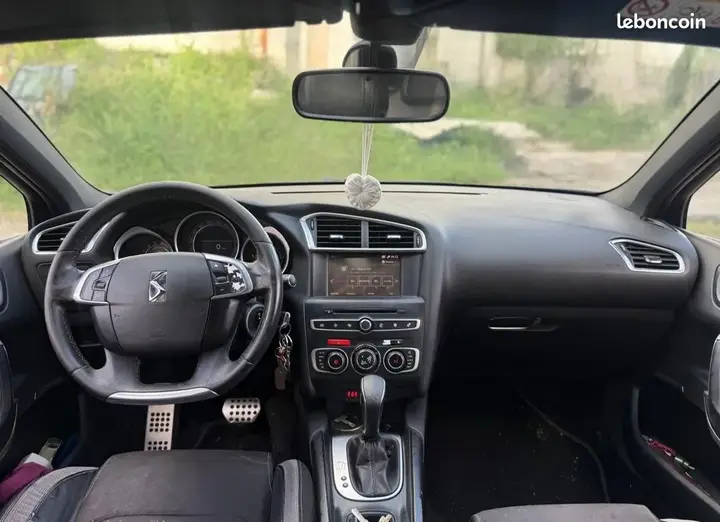 DS Automobiles Ds 4 2018 photo 3