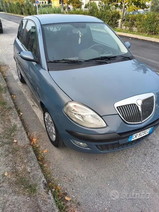 Lancia Ypsilon