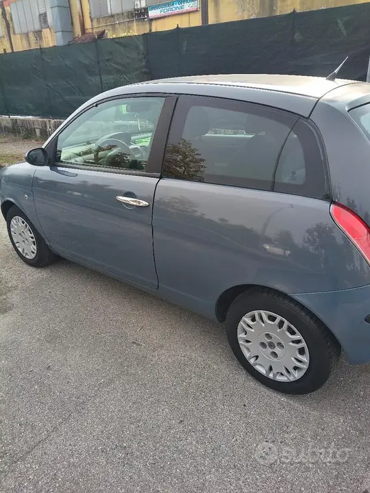 Lancia Ypsilon 2004 photo 2