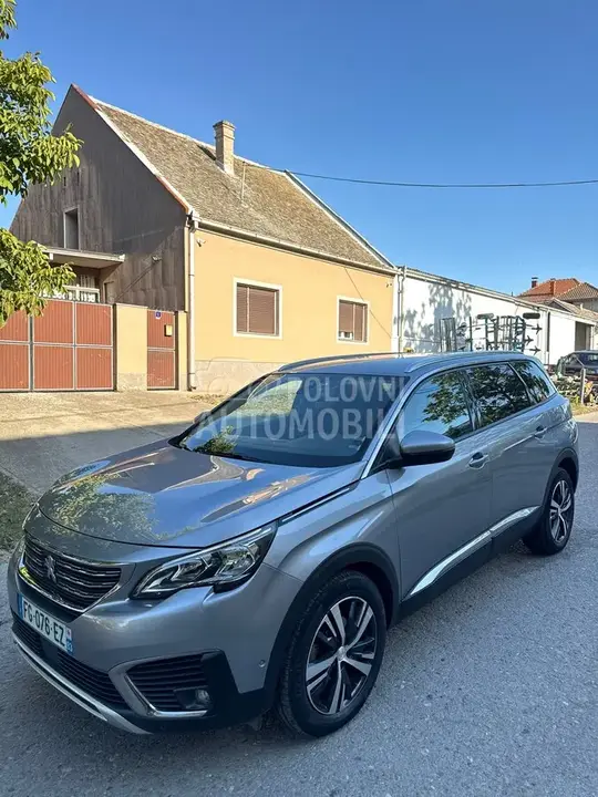 Peugeot 5008 2020 photo 3