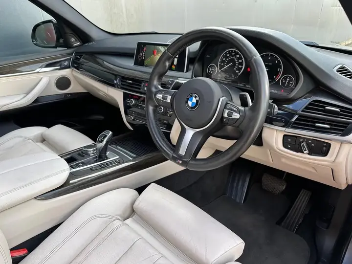 BMW X5 2015 photo 2