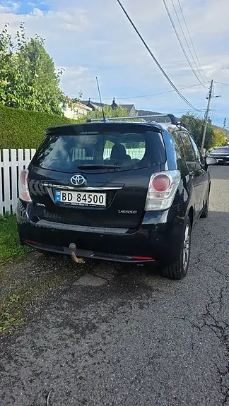 Toyota Verso 2013 photo 2